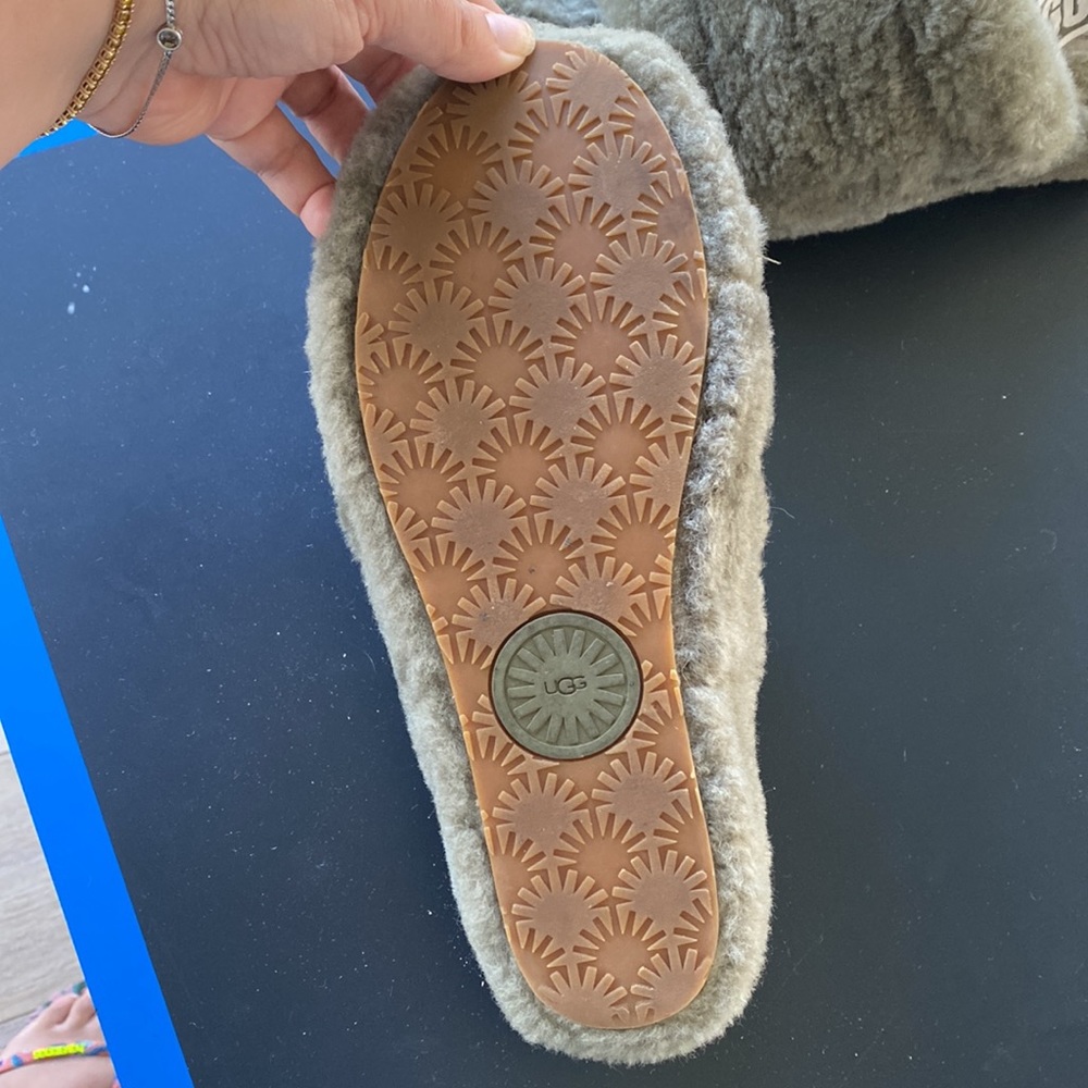 Shearling Uggs Slides Size 9 - image 3